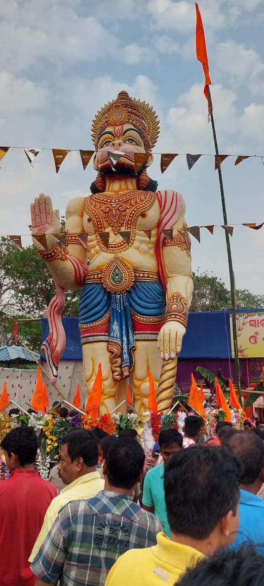 dpradhanbjp's tweet photo. ଓଡ଼ିଆ ନବ ବର୍ଷ ଓ ହନୁମାନ ଜୟନ୍ତୀର ଆଜି ପବିତ୍ର ସଂଧ୍ୟାରେ ଅନୁଗୋଳ ସ୍ଥିତ ରାଣୀଗୋଡା ଠାରେ ଥିବା ପ୍ରଭୁ ହନୁମାନଙ୍କ ମନ୍ଦିରରେ ଦର୍ଶନ କରିବାର ସୌଭାଗ୍ୟ ଲାଭ କଲି । ସମସ୍ତଙ୍କ ମଙ୍ଗଳ ଓ ଉତ୍ତରତ୍ତୋର ଉନ୍ନତି କାମନା କାମନା କରୁଛି । https://t.co/qj4h2FInzp