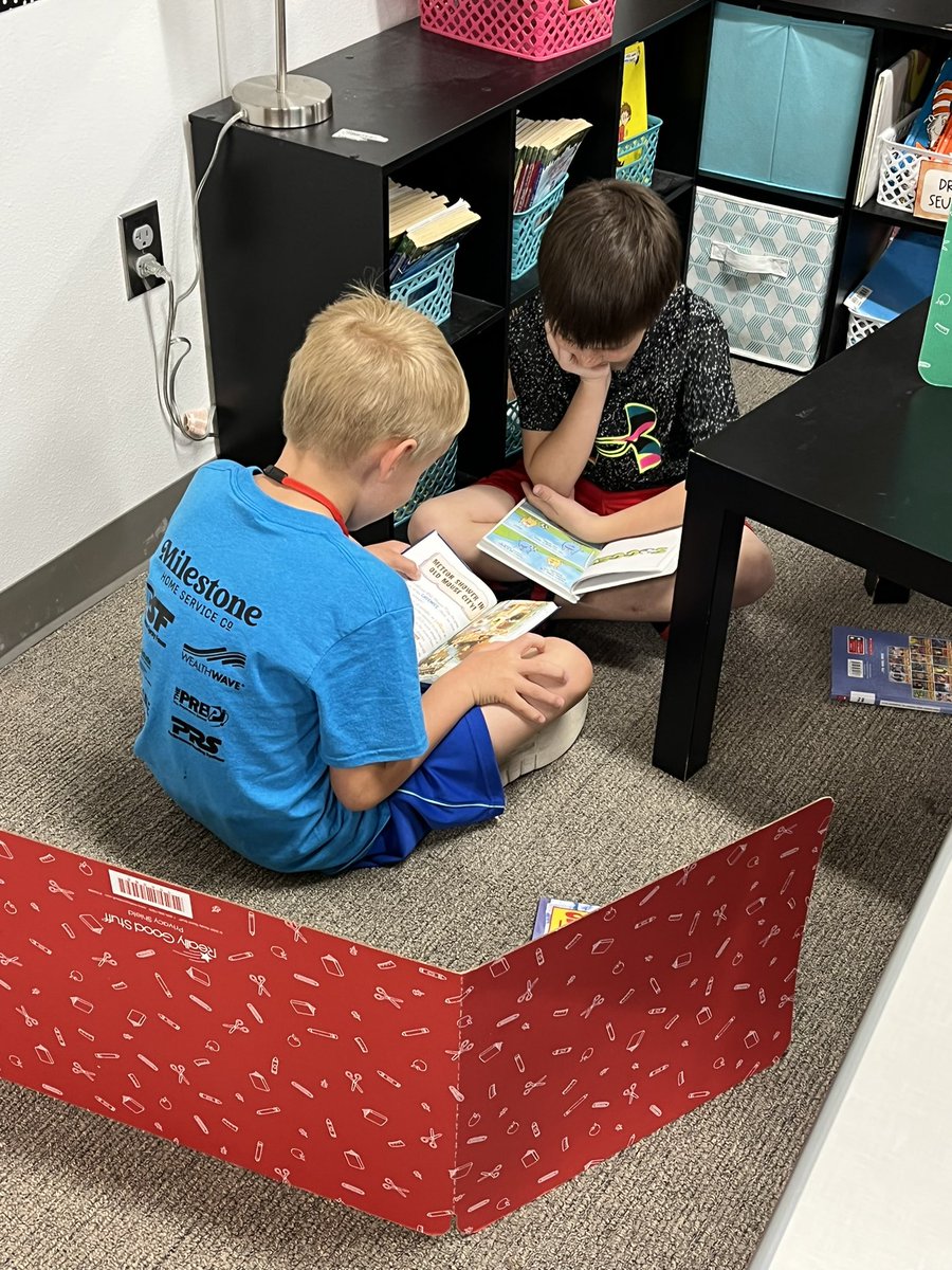 We love reading time after visiting the <a href="/ReevesESLibrary/">Reeves Library</a> ! Reading in forts is more fun too 😉 #reevesachieves #reeves5