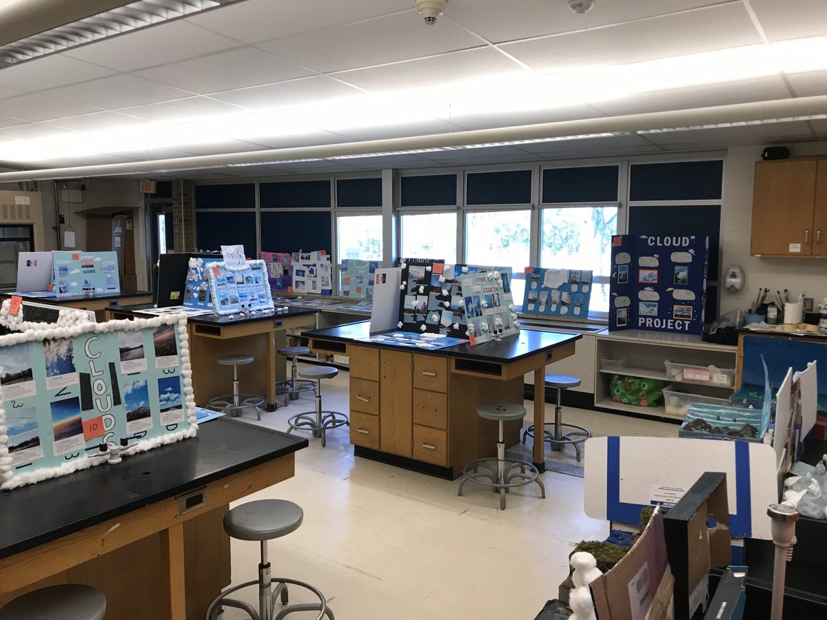 AnthonyDent05's tweet photo. Neeta 6th graders used their skills to set up a “walk in the clouds” display in our lab! #NeetaScience #LakerLife ⁦@jill_agin⁩ https://t.co/G4qXH9lIx0