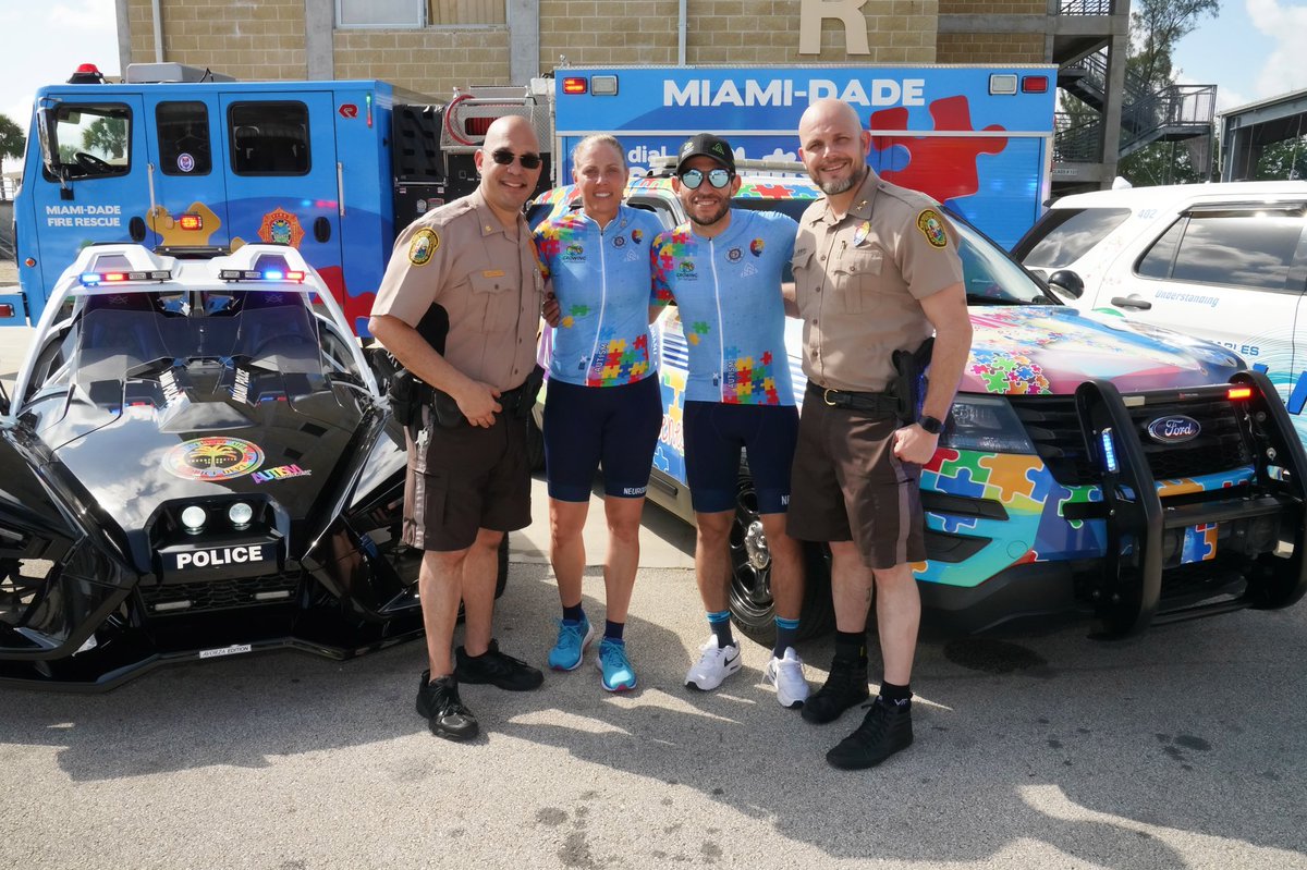 RpavanM's tweet photo. #tbt Cuánto crece la comunidad y el  compromiso con nuestra rodada para dar visibilidad y relevancia al Trastorno del Espectro Autista.   🚲🧩💙👩‍🚒👮‍♂️ #ridingforinclusion #ridingforautism #autism #bikeride https://t.co/eqiHQbTBue