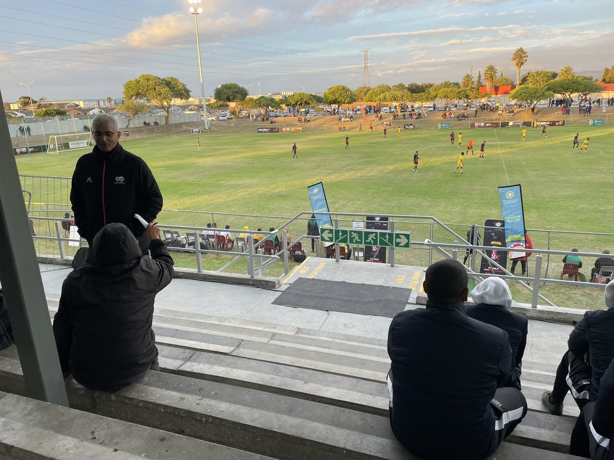 SinesiphoMali's tweet image. CHIPPA United reunion on Day 2 of the #BayhillPremierCup2022 with @zithazee 👊🏾❤️ 

#TechnicalScouting #Scout