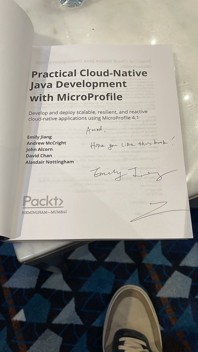 amod0017's tweet photo. @emilyfhjiang Thanks Emily for the signed copy. Looking forward to your talk as well. #Java #devnexus2022 https://t.co/Ith4k7uco4