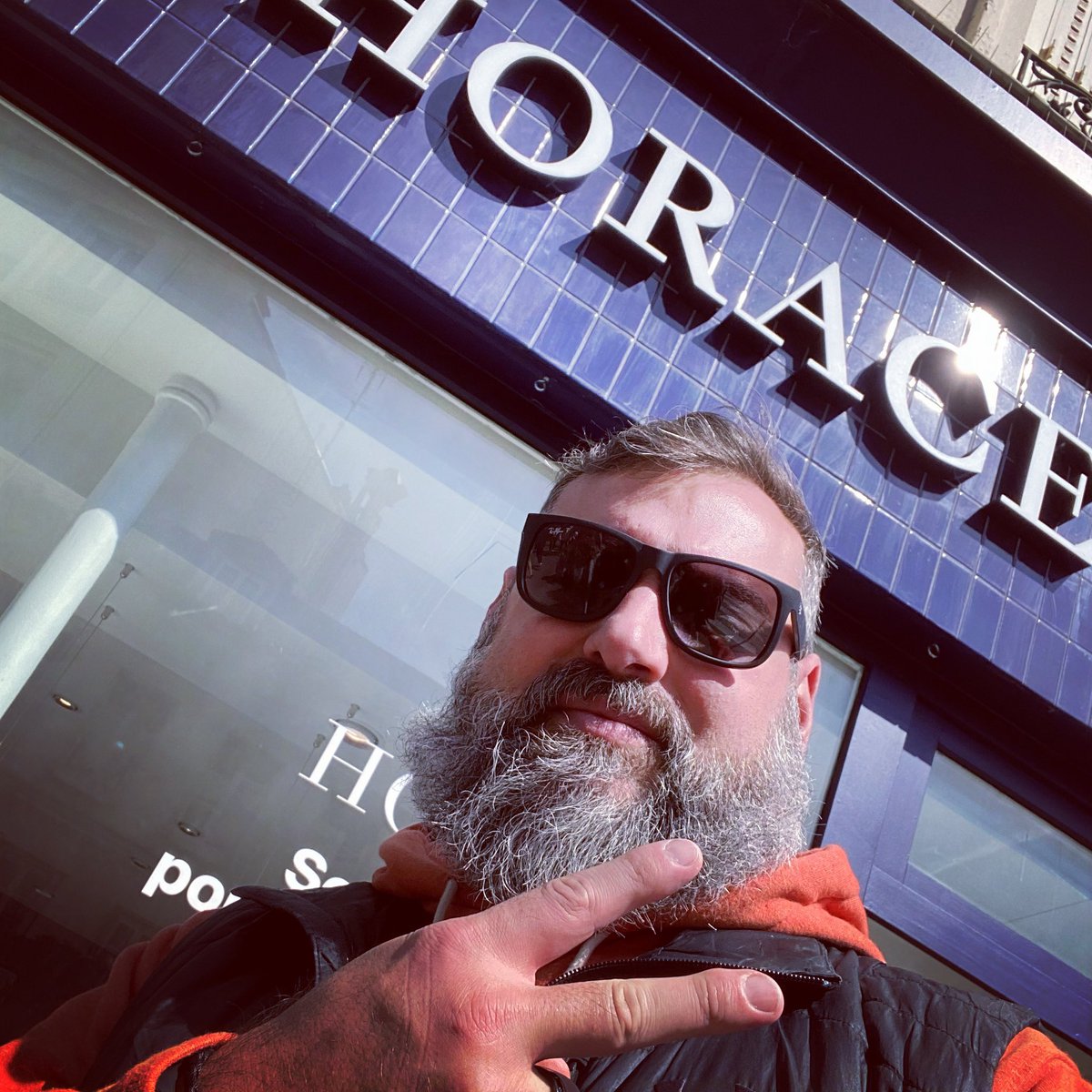 okiss00's tweet photo. P’TIT VISITE À LA BOUTIQUE HORACE DE MONTMARTRE !
Reparti avec le produit : Gel Douche Cannabis &amp; Bois de Gaïac en édition limitée !
Merci de l’accueil &amp; les stickers @mrcaspert  @Horace_co  

ÉCRIT MOI EN MP ET JE TE FAIT BÉNÉFICIER DE L’OFFRE DE -20% 

https://t.co/qOKLEI8mxH https://t.co/JOY6Rkplbv