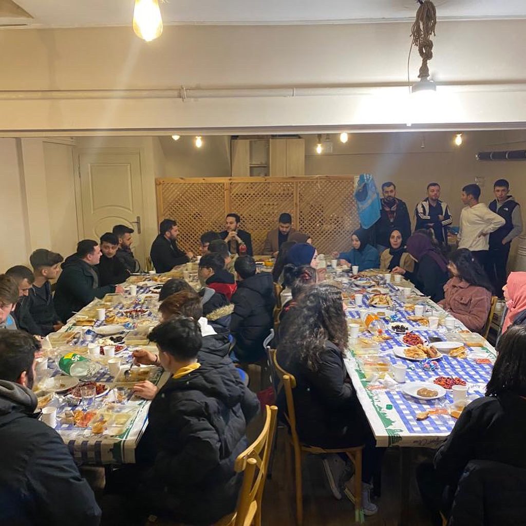 Genel Merkez MKYK üyemiz Batı Karadeniz Bölge Koordinatörümüz Sn.<a href="/efedemirhann/">Ülkü Efe Demirhan</a> İl Gençlik Kolları Başkanımız <a href="/oguzhansayik37/">Ibrahim Oğuzhan Sayıkoğlu</a> Yeni Seçmen birimimiz ve Yönetim kurulu üyelerimiz ile #İftara5Kala Kastamonu’nun Heryerindeyiz..
Bu Şehrin Her Sokağında AK GENÇLİĞİN İZİ VAR 🇹🇷