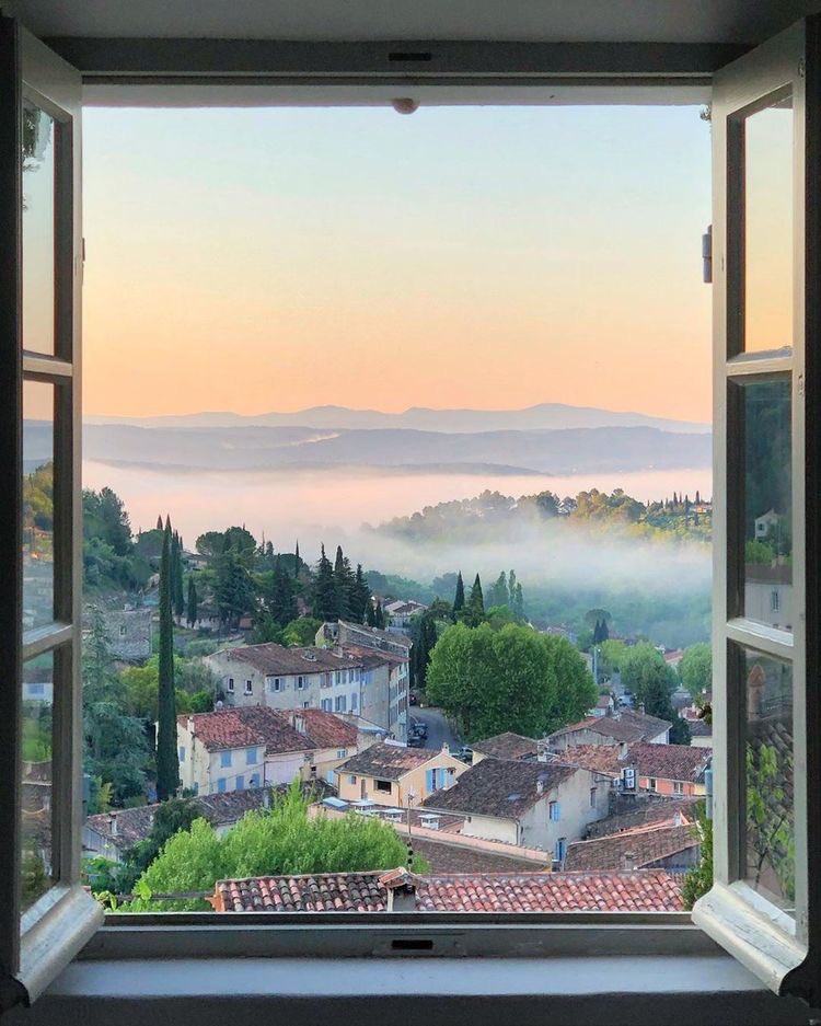 daisiesloove's tweet photo. somewhere in Italy https://t.co/YtaXEveaLH