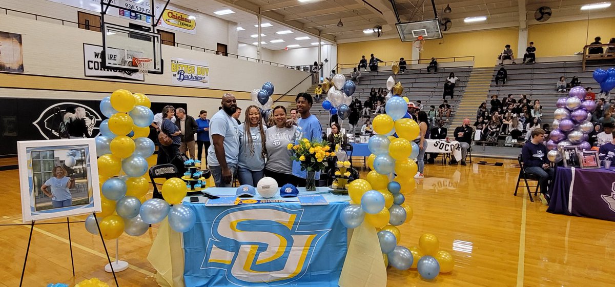 TrinityLane2022's tweet image. I am so excited to announce my commitment to Southern University! I would like to thank God, my family, teammates and my coaches. Go jags! @SouthernU_VB #committed