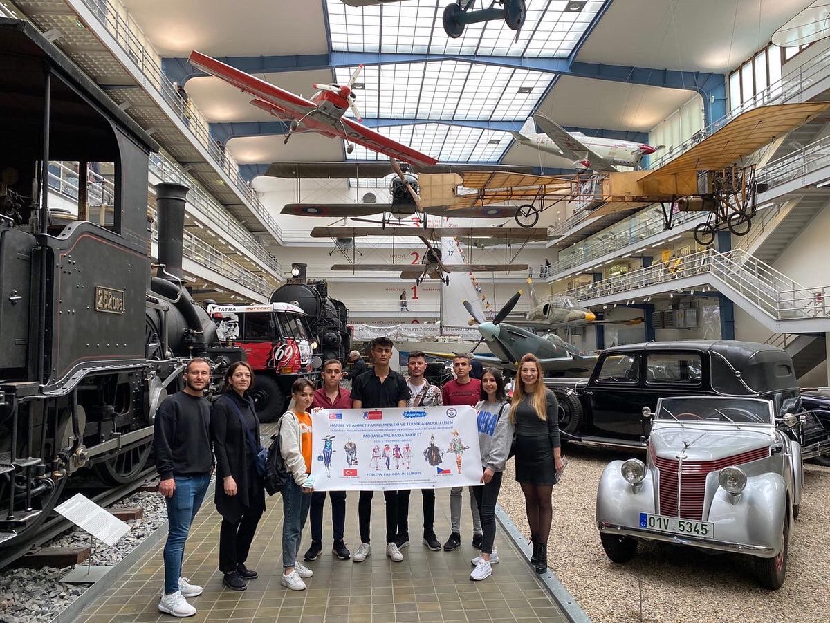 HapmtalModaStaj's tweet photo. Stajımızdan kalan zamanda Prag’da bulunan “National Technical Museum’u” gezerek kültürel etkinliklere devam ettik. https://t.co/bOsKkka5R5