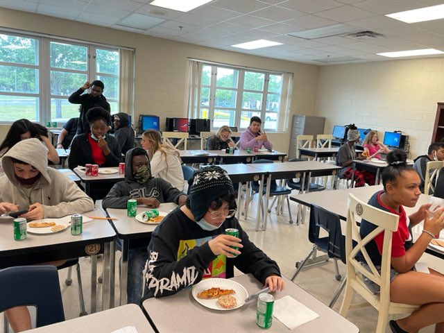MarkhamWoodsMS's tweet photo. Congratulations to Mrs. West's 3rd period class who collectively as a class had the highest diagnostic points gain.  They were celebrated with pizza, cookies and drinks! Hard work pays off! https://t.co/lDvzIisHfR