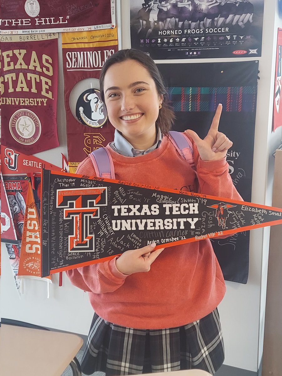 BLNEHS's tweet photo. Star volleyball player.
Star student. 
A smile that can light up the stars of a west Texas sky. 
Rachel Vlk is heading to Lubbock! 
Congratulations! https://t.co/eKsQHL360G