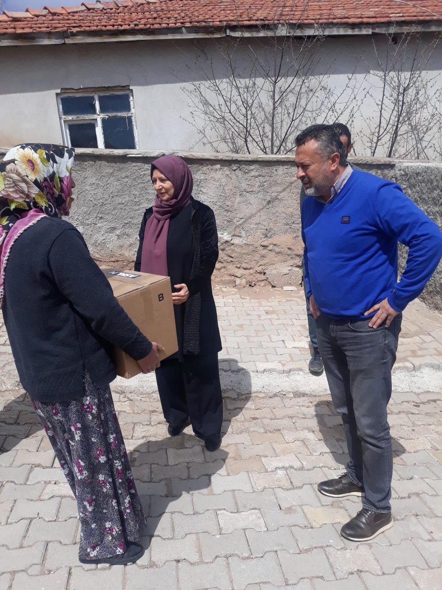 askonkirikkale's tweet photo. Ne güzel bir gündü, elhamdülillah , ikrama vesile olmanin mutluluğu ile doldu heybemiz.. Ramazan bereketi bu olsa gerek , varanla varılan aynı rahmetten nasiptâr...@timucinbagbasi https://t.co/ieSaXw8l3x