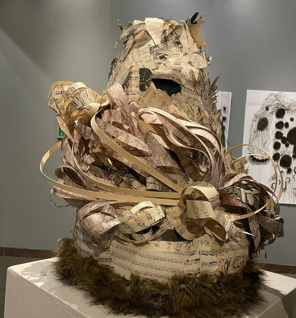 Catching up on sharing these terrific arts experiences on display now in Pueblo featuring artists from the Avenue Creative Corcuit: Manitou Springs, Old Colorado City and Colorado Springs. If you haven’t been to the Sangre de Cristo arts center recently,… instagr.am/p/CcVzTdBF7RE/