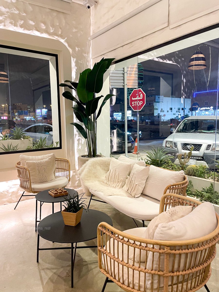 الناس اللي تحب التيراميسيو انصحكم فيه🤝
ايسكريم بنكهة التيراميسيو  معه قطع من البسكوت  💛💛
من si cafe