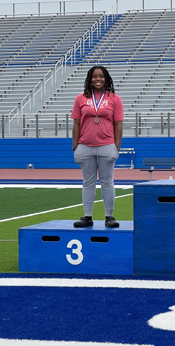 CHSGirlsTrack_'s tweet photo. Zaraiya Lee placed 3rd in discus at our district meet today and will advance to area next week! Congratulations Z! https://t.co/3xCGxlhvRd