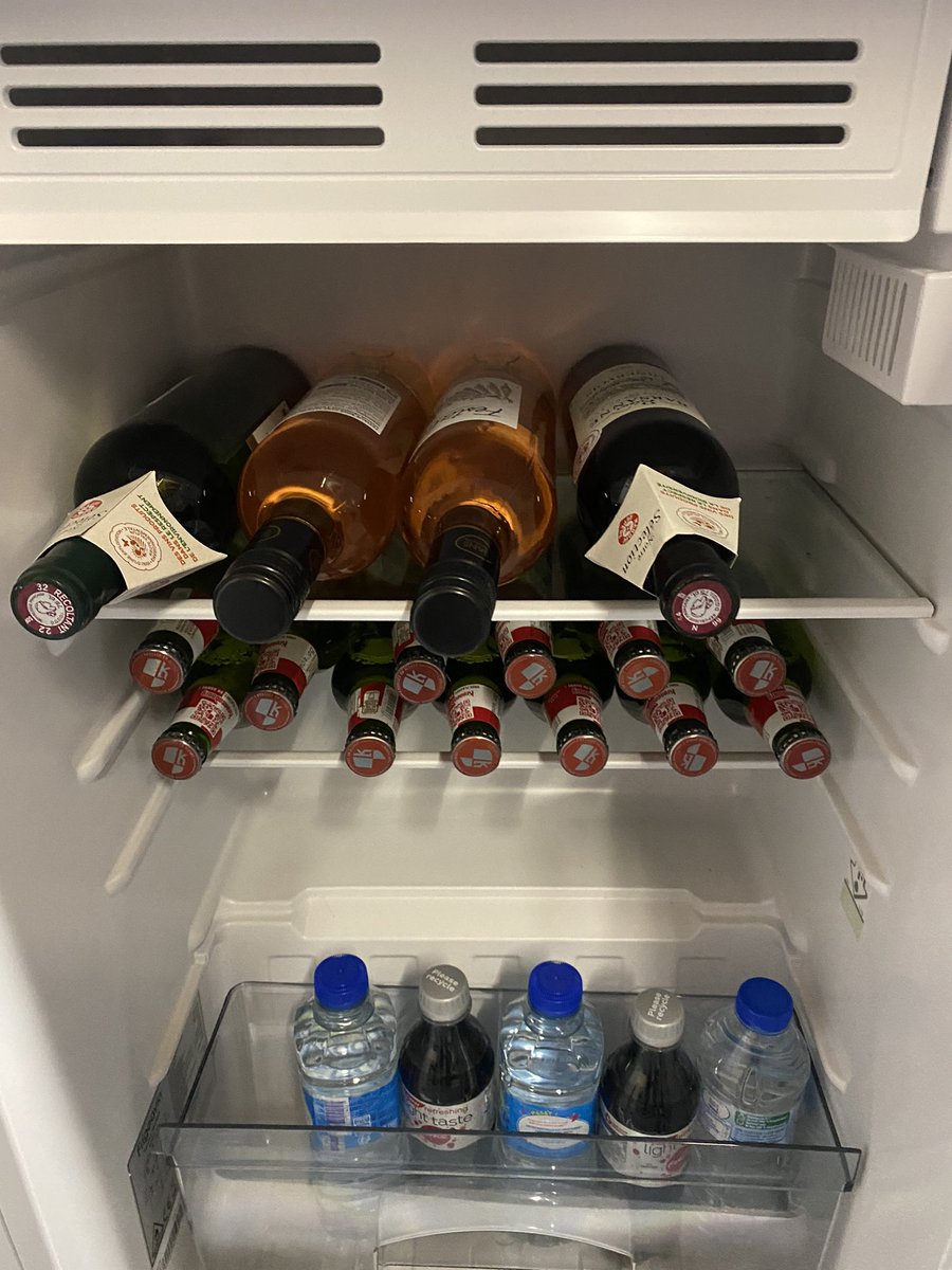 BigSi_Leafield's tweet photo. Year 2 #guest1 arrives tomorrow. I’ve been hard at school work while Mrs B @curtainsbd2000 has been putting in the finishing touches. #gitelife @LemanoirVV #Easter https://t.co/wZ98v4gvCf