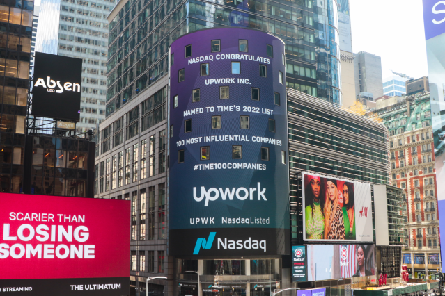 How good does @Upwork look in Times Square? Thank you @Nasdaq! 🗽💚