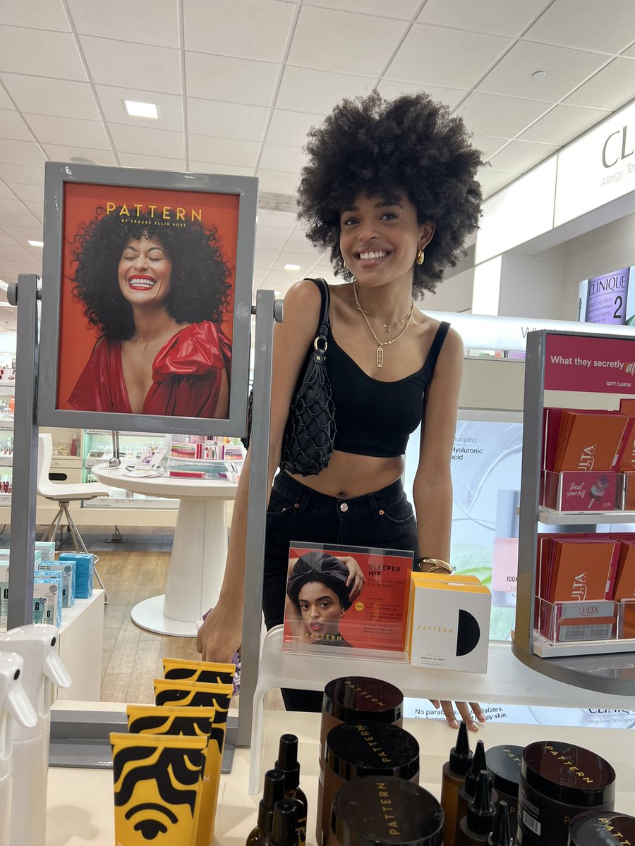 siennajori's tweet image. will never get over seeing my face in stores :)