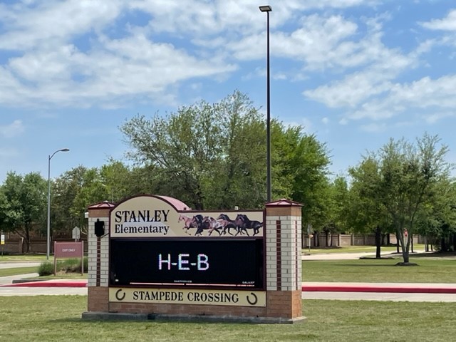 StampedeLibrary's tweet image. High Five to our SPECIAL Business Partners!! Thx for all you do! #KATYISDPARTNERSTRONG @KatyISD_PIE @SSEKISD