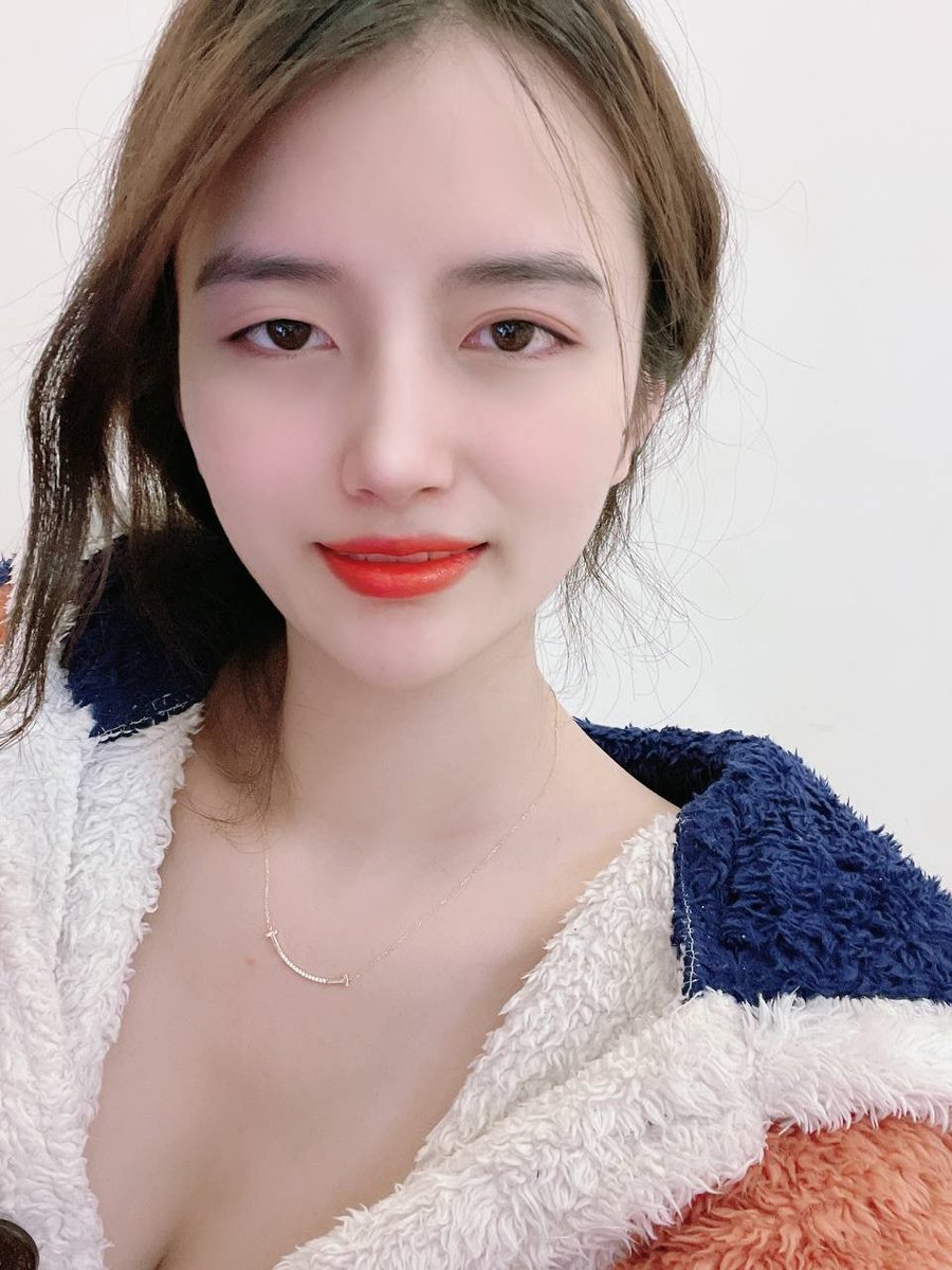 Nicole tweet media