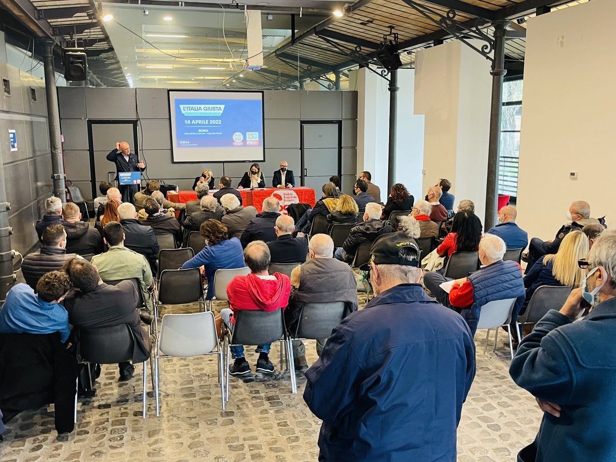 e_maraio's tweet photo. A #Roma una bella assemblea metropolitana dei socialisti, con tanti ospiti e molti compagni per costruire insieme un'Italia giusta, inclusiva, solidale e libera. https://t.co/vl5eCteCSa