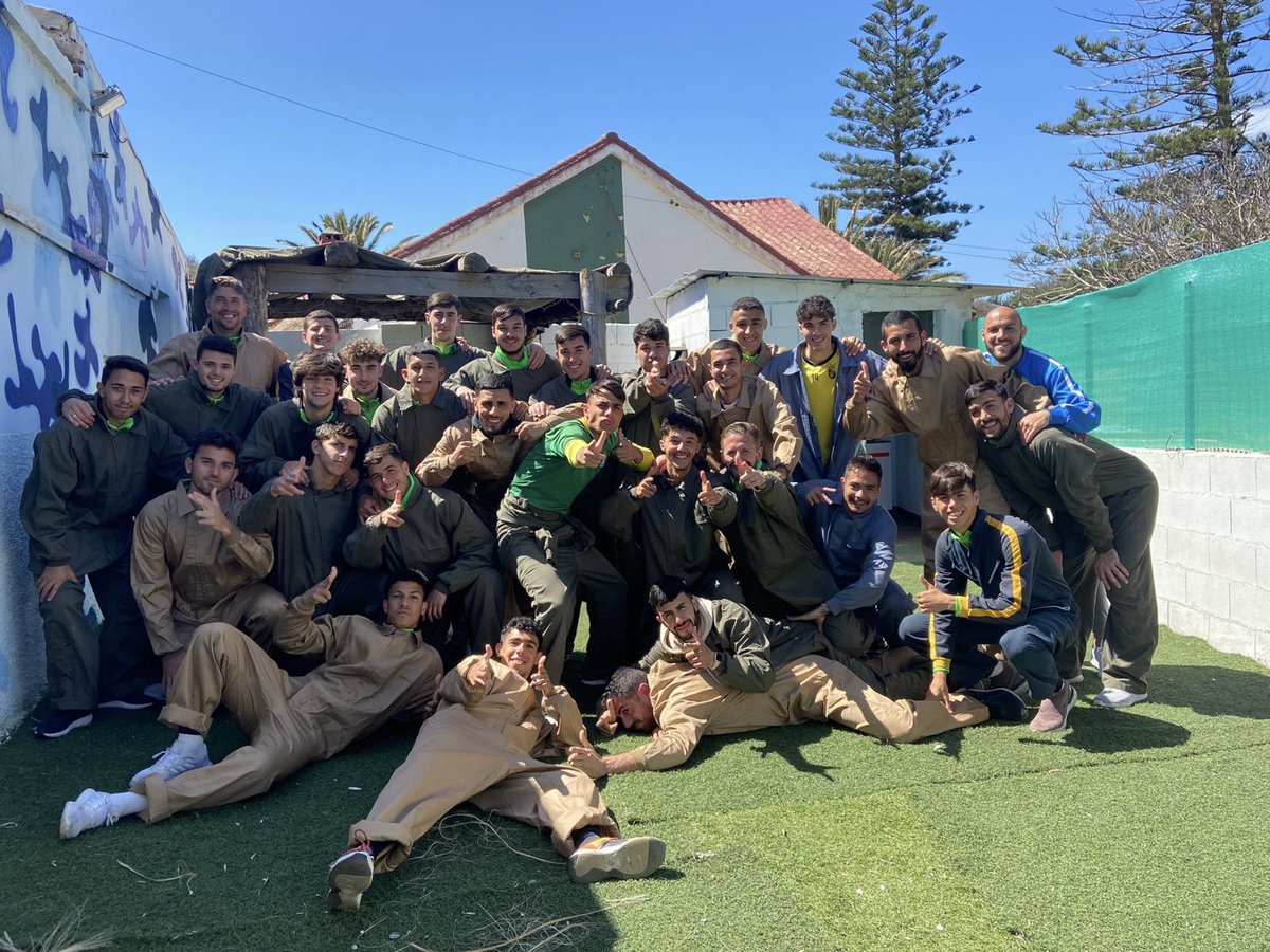 ADCeuta_FC's tweet photo. Nuestro filial ha podido disfrutar de una tarde de paintball ⚔️

Formando equipo fuera del verde 🫂🤍🖤

¡Gran familia han formado nuestros cachorros! 🤩

#SiempreADCeutaFC ⚪️⚫️ https://t.co/UG7y35n3Kc