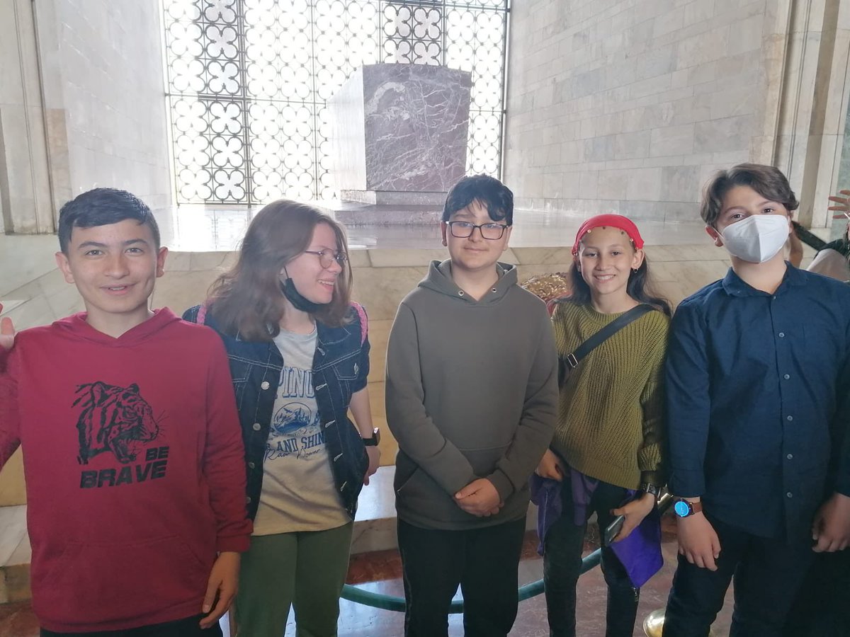 Millî Eğitim Bakanlığı ve Avrupa Konseyi iş birliğinde yürütülmekte olan Temel Eğitimde Demokrasi Kültürünün Güçlendirilmesi Projesi kapsamında okulumuzdan 5 öğrenci 14-15 Nisan 2022 tarihlerinde Ankara’da Çocuk Çalıştayı’na katıldı. #counsilofeurope <a href="/tcmeb/">Millî Eğitim Bakanlığı</a> <a href="/BurdurilMEM/">Burdur İl Milli Eğitim Müdürlüğü</a> <a href="/bucakmem/">Bucak İlçe Milli Eğitim Müdürlüğü</a>