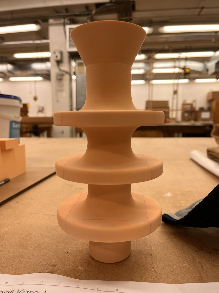 kerry_truman's tweet photo. I do prefer to have a busy workshop to engage with.. but when itβs quiet like now in the Eater break, I can get those backed up #woodlathe jobs finished an awful lot quicker.. this offcuts test proved successful, so more to do next week.. #productdesign #DTchat #supportDT π https://t.co/LWJHHiqmYy
