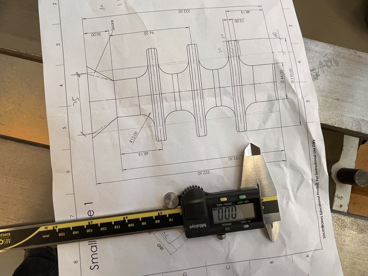 kerry_truman's tweet photo. I do prefer to have a busy workshop to engage with.. but when itβs quiet like now in the Eater break, I can get those backed up #woodlathe jobs finished an awful lot quicker.. this offcuts test proved successful, so more to do next week.. #productdesign #DTchat #supportDT π https://t.co/LWJHHiqmYy