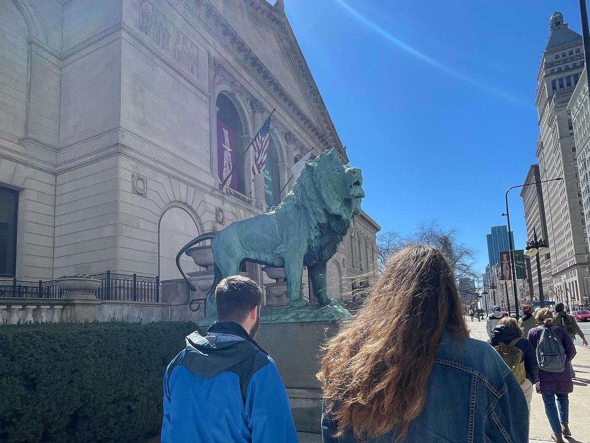 hercmsu's tweet image. Had a great morning today! Attended a few @MidwestSoc sessions and visited @artinstitutechi 💙

Tonight we will be supporting Sophie on her poster presentation! #MSS2022 #HERCinChicago