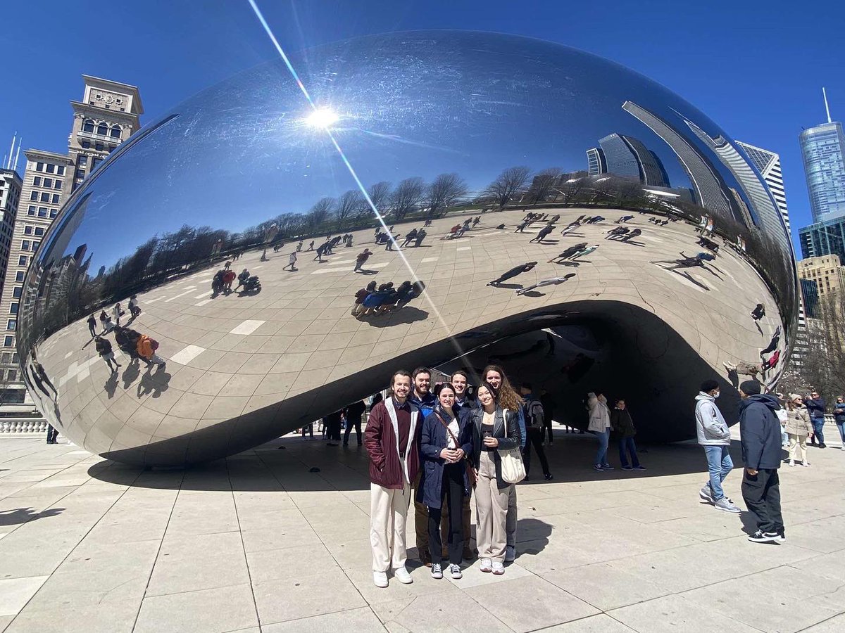 hercmsu's tweet image. Had a great morning today! Attended a few @MidwestSoc sessions and visited @artinstitutechi 💙

Tonight we will be supporting Sophie on her poster presentation! #MSS2022 #HERCinChicago