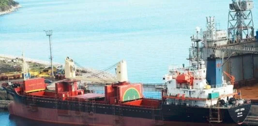 krus_stern's tweet photo. #Russland nimmt in #Mariupol Geiseln
Im Mariupol Sea Commercial Port verschleppten russische Soldaten die Besatzungen der Handelschiffe #Azburg (๐ฉ๐ฒ, Crew ๐บ๐ฆ) und #LadyAugusta (๐ฏ๐ฒ, Crew ๐ธ๐พ). Die Verschleppung von Zivilisten ist eine Menschenrechtsverletzung
https://t.co/HqTCLbv095 https://t.co/7hrmttzRZB