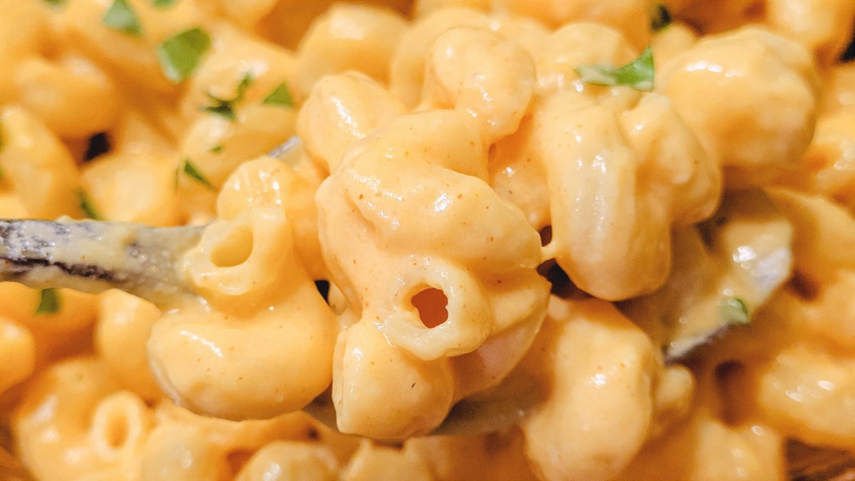 WithDumplings's tweet photo. Homemade Mac and Cheese

As an Easter side or a workweek dinner, it's filling comfort food that always brings a smile.

Get the recipe at https://t.co/5dN8bvQ1Kv

#comfortfood #easterdinner #eastersides #macaroniandcheese #macandcheese #macandcheesefromscratch #cswdumplings #yum https://t.co/445al6Gbss