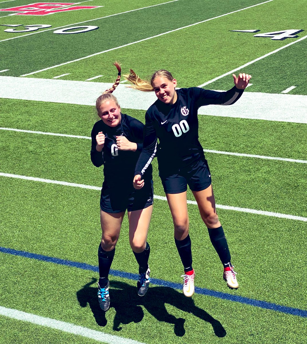 aliciaknight8's tweet photo. We’re going to the ship 🏆⚽️❤️💙 🏆 @ghs_onemustang @GCISD_Athletics @addyjaye19 @Ashleyknight0 #UILStateFinal https://t.co/qdYMQktRCs