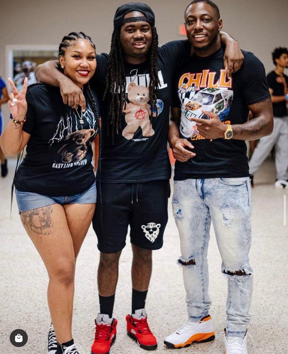DezThePlug's tweet photo. TRAP OPEN https://t.co/1WoXj8XTlk https://t.co/vRu6dmKByO