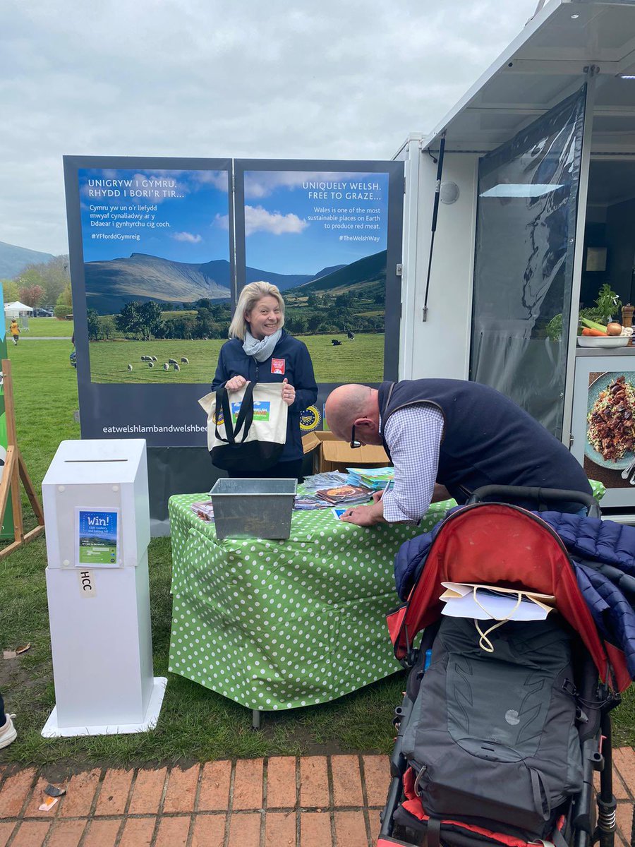HybuCigCymru's tweet photo. Plenty of interest in our @WelshLamb_PGI and @PGIWelshBeef recipes, kids’ resources and competitions at today’s promotions at #Countrytastic festival https://t.co/5AbyUvv9nB
