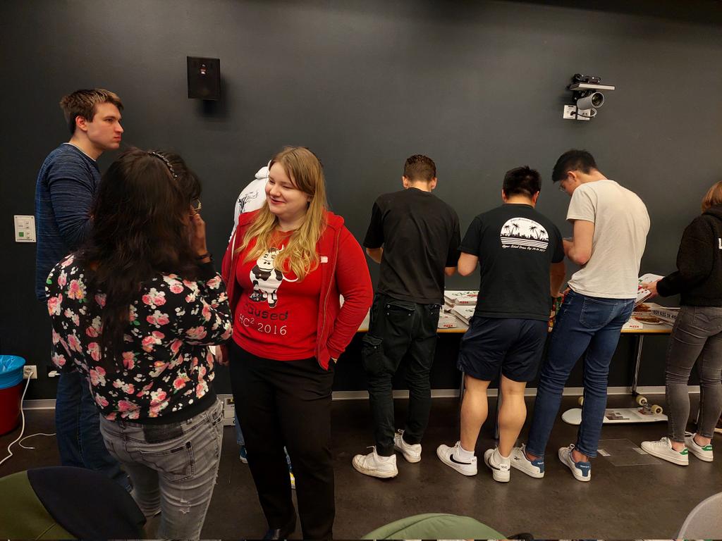 EricBezzam's tweet photo. Full house at our last @LauzHack workshop on @Docker! Shout out to Alexandre Chau @dialexocode for giving his first workshop and @adrian_gespi for the original content 👏 material/slides/recording 👉 https://t.co/Tqr7YcDuf1 https://t.co/jSswHd9r9s
