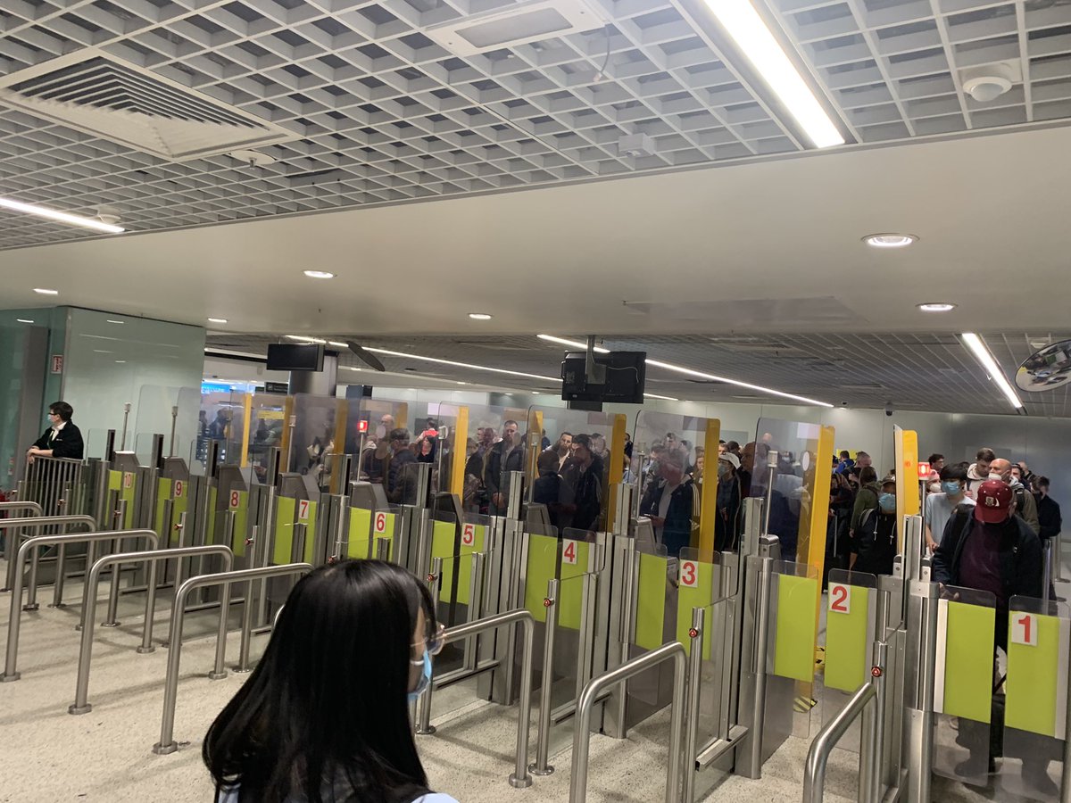 SnijdersCoen's tweet photo. outdated security, systems screaming staff which is also lacking of competence; @DublinAirport is a total mess. For a city with international allure with all its companies and gateway to USA you would expect an updated normal working airport. However it hasnt approved at all. https://t.co/nnbZmXhrkx