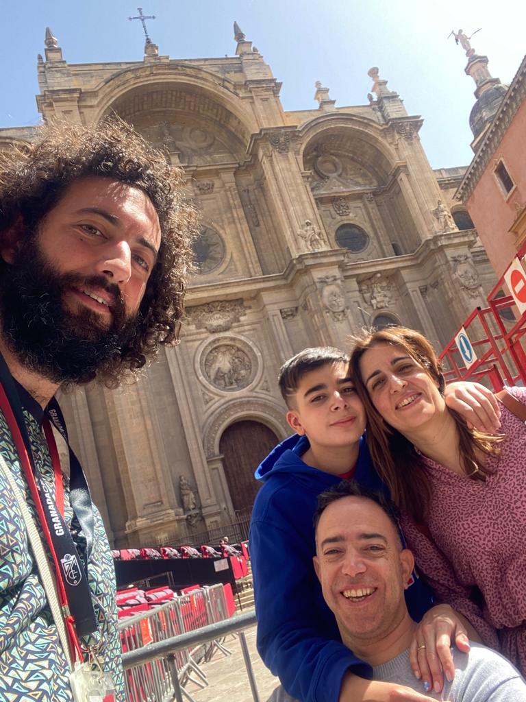 En nuestros tours adaptados por Granada, os acompañaremos por la ciudad para enseñaros todos sus rincones en una visita para todos los miembros de la familia. ¡Gracias por acompañarnos, familia! 

<a href="/Granadaccesible/">Granada Accesible</a> <a href="/FEGRADI/">FEGRADI</a>