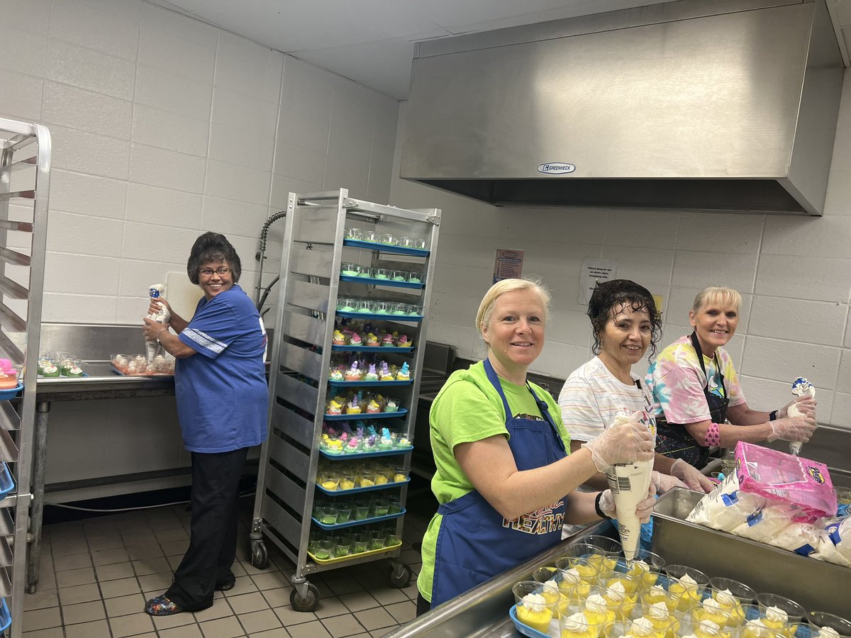 themrsgrider's tweet photo. Peeping into the weekend #ourpeoplemakethedifference #childnutrition @mkalnbach @CKing_Knowledge  @kerudolph @adedmund7 https://t.co/yW9lY8tT6k