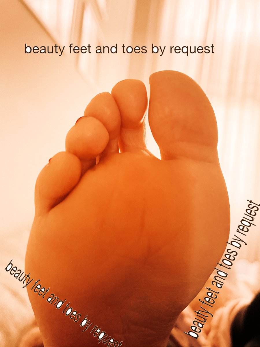 AzayaZae's tweet photo. #feetpic #feetworshi̇p #feet_worship #footpic #footworship #toe #toes #footsmother #feetsmother #soles #feetsoles #footsoles https://t.co/qXwbJwumLU