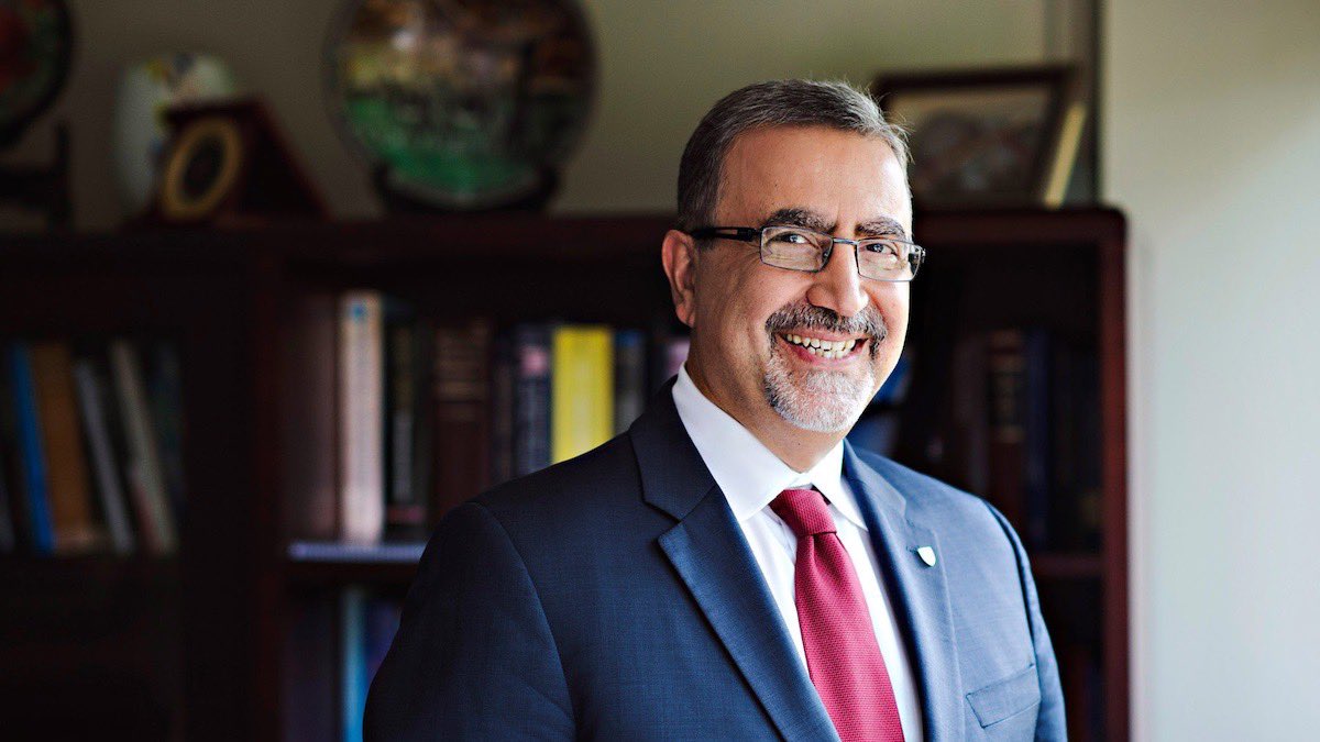 Brandon Moak, co-founder @embarktrucks, is the world’s youngest public company #CTO and building the world’s biggest #robots, self-driving trucks! Join us as former <a href="/UWaterloo/">University of Waterloo</a> President Dr. Feridun Hamdullahpur interviews him at #TheGlobalEngineer ⚙️

👉 hopin.com/events/the-glo…