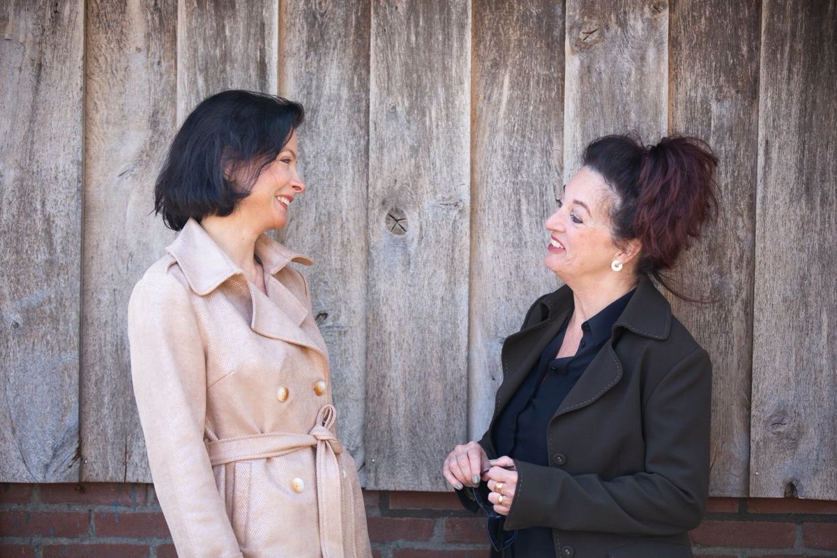 Hoe fotografeer je een Energieklik? Marcel Bonte wist wel raad met die vraag. Natuurlijk ook een foto in de kleuren van onze huisstijl. We zijn superblij met het resultaat en wensen iedereen een energiek Pasen!

#energie #energieklik #energietransitie #duurzaam