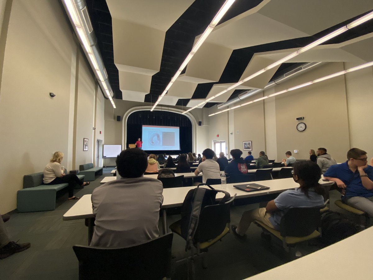 L_Graham_MET's tweet photo. Our guest speaker yesterday at #PeoriaMET had a lot to say about how we can communicate successfully, even if we are in different strands. #PeoriaMETTech https://t.co/olyAj3T6w0