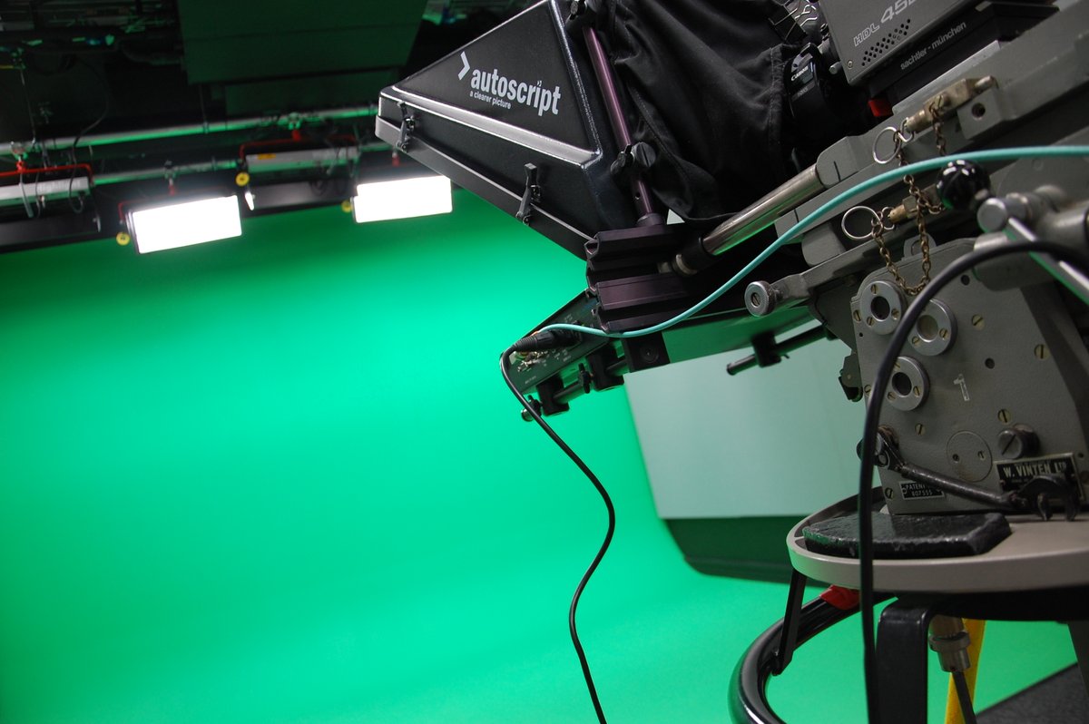 signpostprod's tweet photo. DEADLINE EXTENDED! Don’t miss your chance to join us as an On-Screen British Sign Language Presenter!

Apply online by April 29th - https://t.co/IQtBIMrKkO

#itvcareers #signpostproductions #bsl #britishsignlanguage #inclusion #diversity #careersfairucc 

@ITVCareers https://t.co/REqW9qkelq