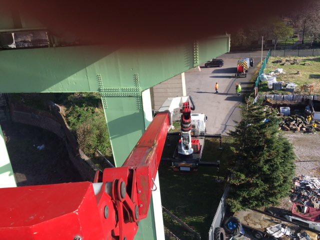WT450 over in #Runcorn showing off it’s outreach on the Jubilee Bridge