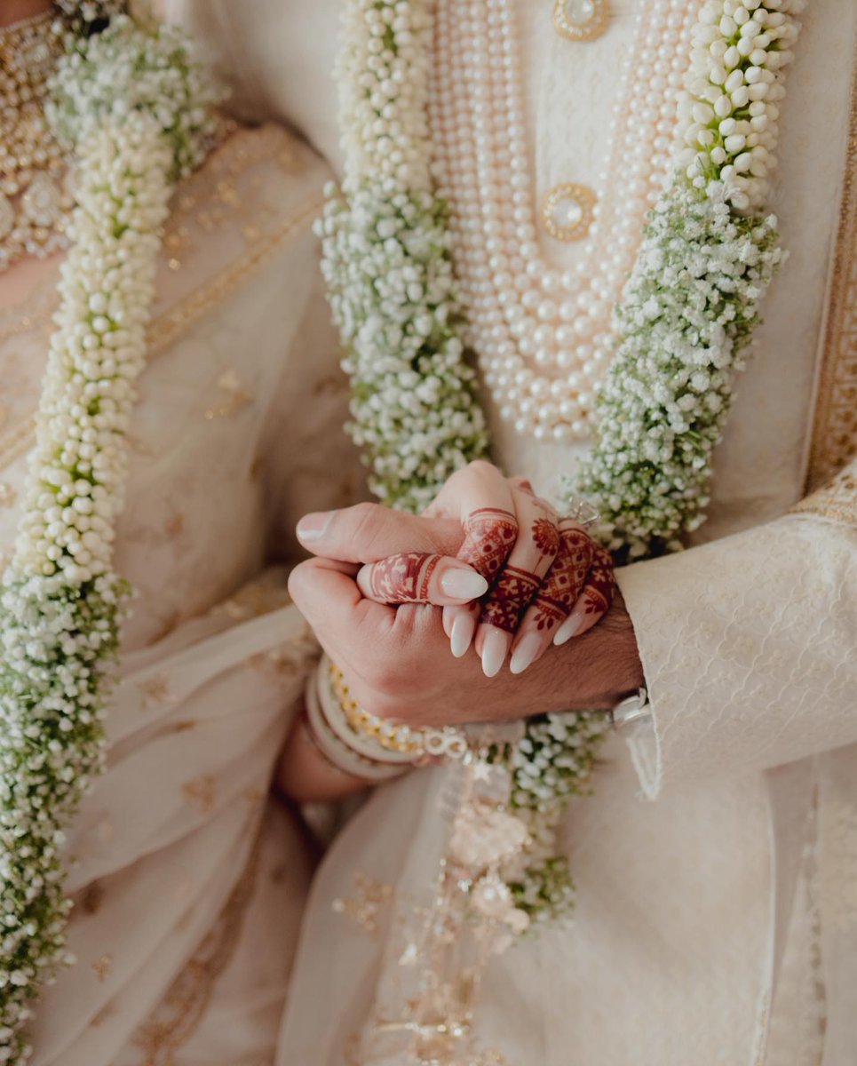 RealAjayDevgn's tweet photo. Congratulations to #Kapoors and #Bhatts Family's And A Very Happy Married life to 
 #AliaBhatt #RanbirKapoor 
@aliaa08 https://t.co/jJON1UmzWV