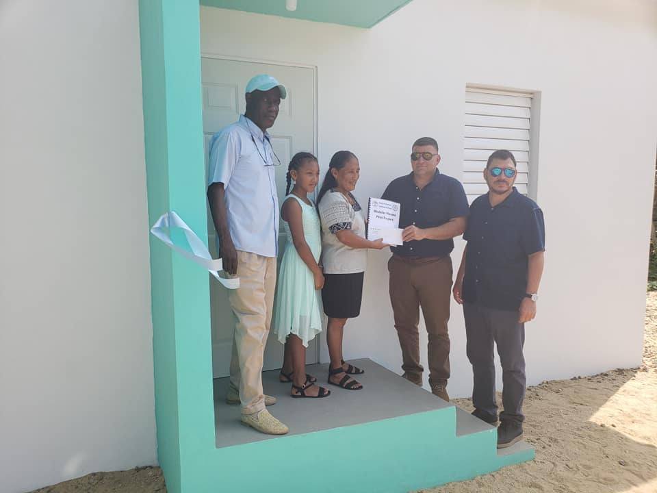 VoiceCayo's tweet photo. Recognizing that infrastructure and housing are critical to the development of Belize, the Government of Belize, through the Ministry of Infrastructure Development and Housing, continues to empower communities through its Modular Housing Pilot Project. https://t.co/GXXZ4GrsPW