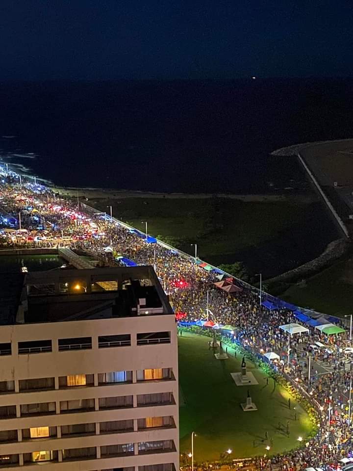 Jamz5251's tweet photo. Galle Face area tonight! 

Pic - Social Media

#SriLankaProtests #SriLanka https://t.co/SGO2zWx8sI