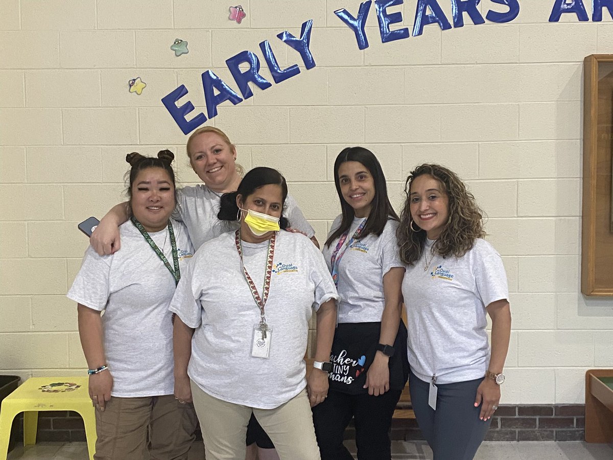 I love working with this amazing Dual Language Team at Watkins ECC! They are fantastic!#duallanguages #NNPSProud #creatingglobalcitizens #bilingual #biliterate #multicultural