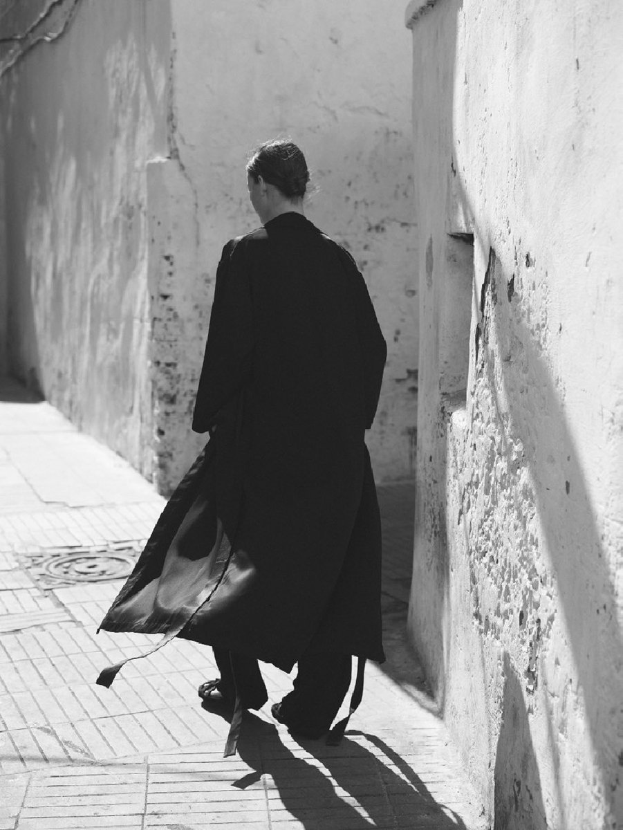 worlds_moda's tweet photo. #april22WM (1/3)

#VOGUENL,
June 2016.
By #AnnemariekevanDrimmelen

⬇️More in the next post⬇️
#JuliaBergshoeff https://t.co/trD8IbrVM5