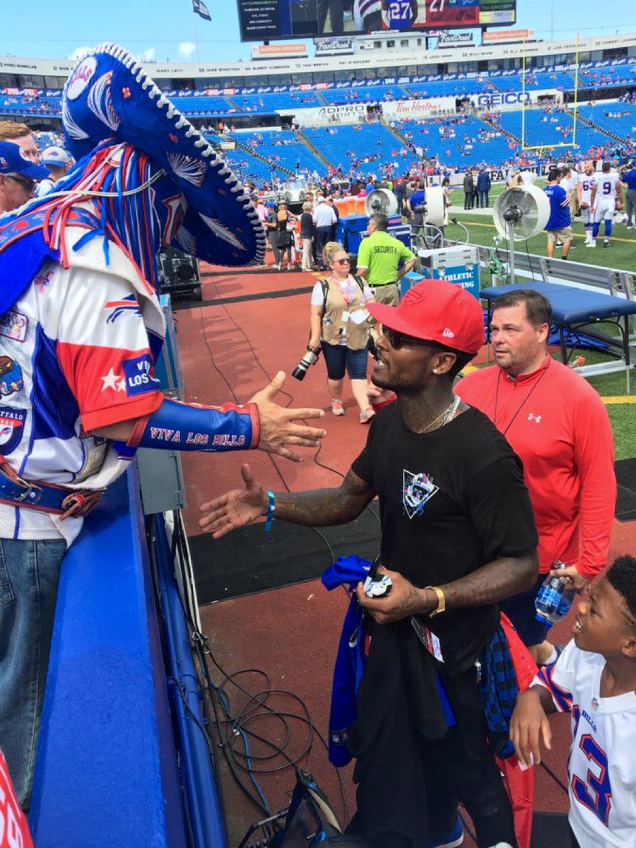 StevieJohnson13's tweet image. Proud to announce our 2 &amp;amp; 3 picks. 
Thx for returning the favor OG!#HandleBizHaveFunClub #VivaLosBillas